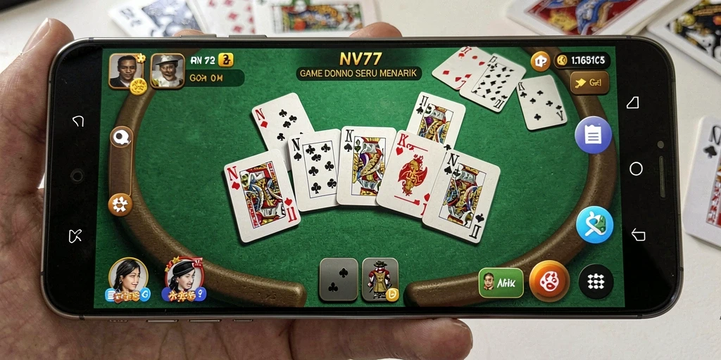 Tampilan gameplay seru NV77 menampilkan duel domino yang mendebarkan.